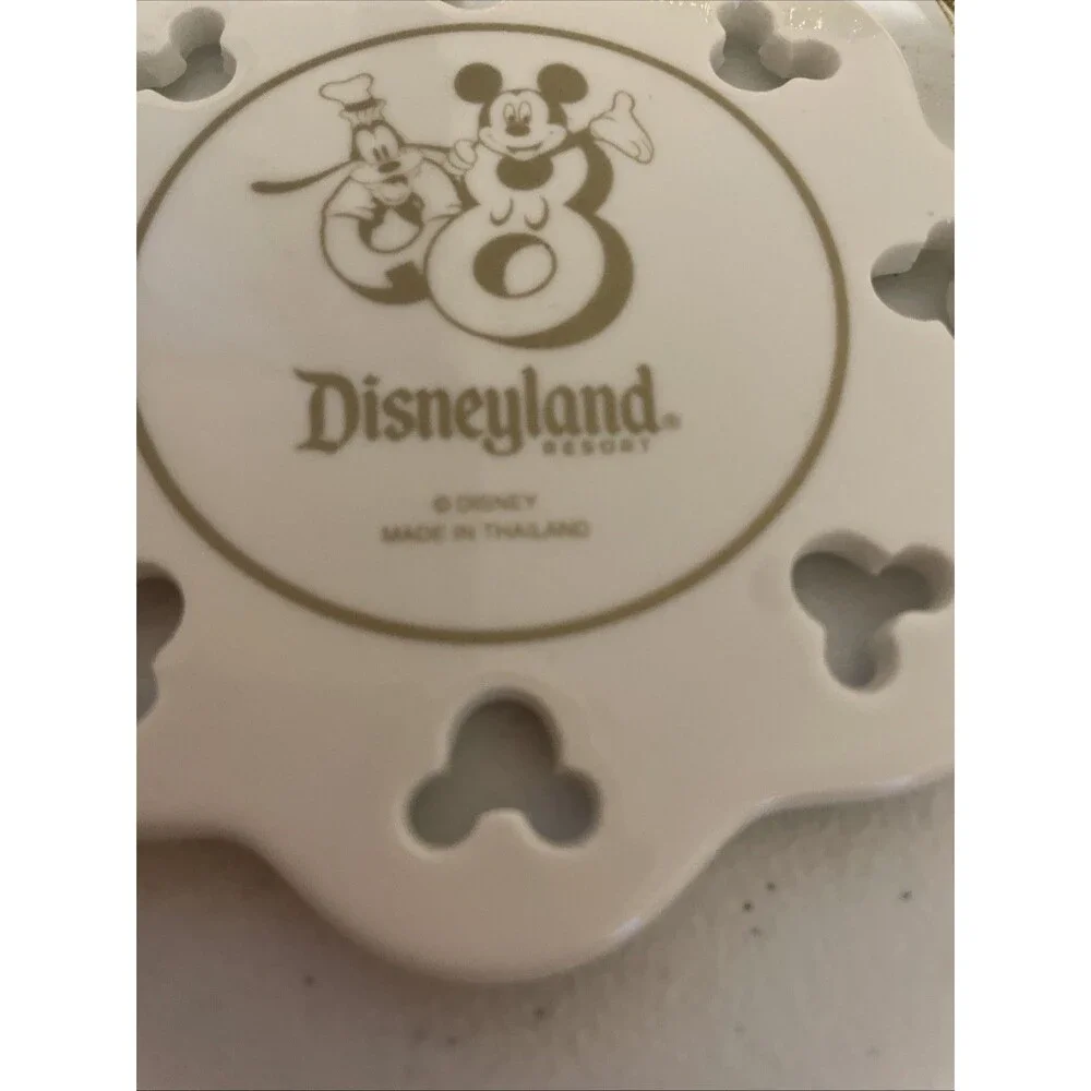 Disneyland 2008 Collectors Snowflake Ornament Authentic Disney Parks Pixar
